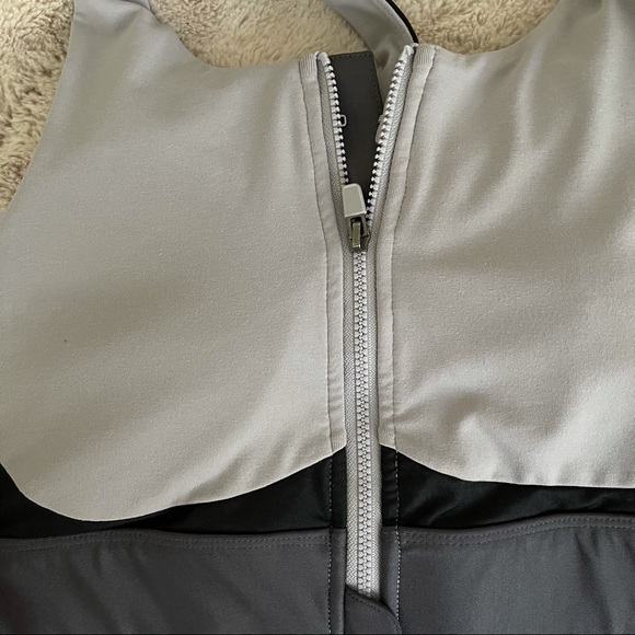 Fabletics Sports Bra - Picture 5 of 5